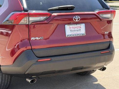 Used 2019 Toyota RAV4 XLE Premium FWD image 6