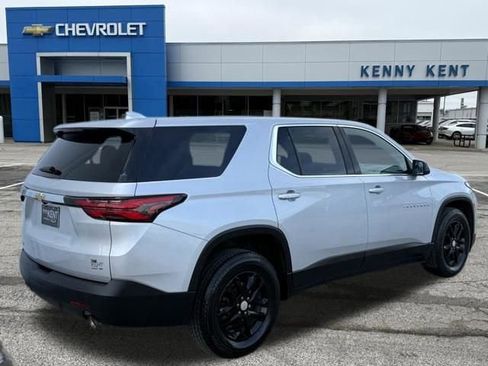 Used 2022 Chevrolet Traverse LS FWD image 4