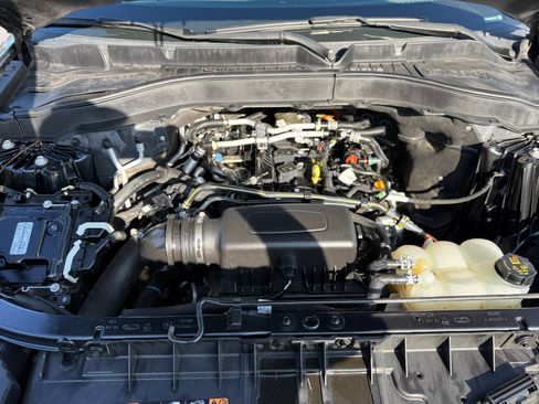 Certified 2021 Ford Explorer XLT w/ Equipment Group 202A RWD image 20