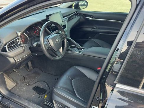 Used 2022 Toyota Camry XSE image 7