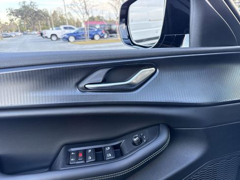 New 2025 Jeep Grand Cherokee Altitude image 12