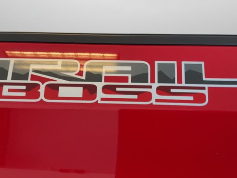 Used 2019 Chevrolet Silverado 1500 LT Trail Boss AWD/4WD image 35