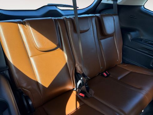 Certified 2024 Subaru Ascent Touring w/ Popular Package #2 image 18