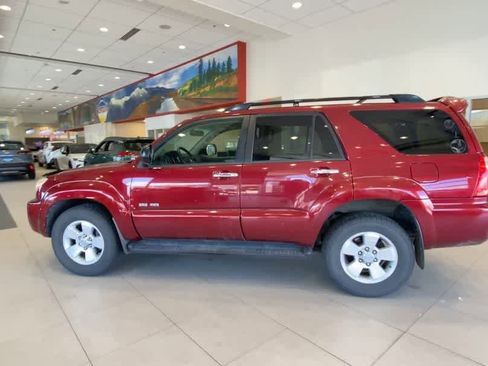 Used 2008 Toyota 4Runner SR5 AWD/4WD image 5