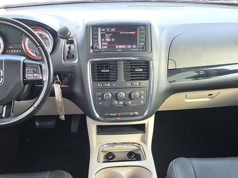 Used 2019 Dodge Grand Caravan SXT image 15