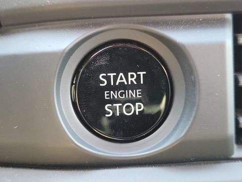 Used 2025 Nissan Pathfinder S FWD image 29