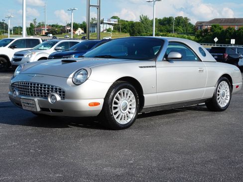 Used 2004 Ford Thunderbird image 3