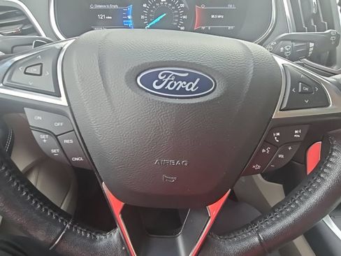 Used 2018 Ford Edge Titanium w/ Equipment Group 301A FWD image 15