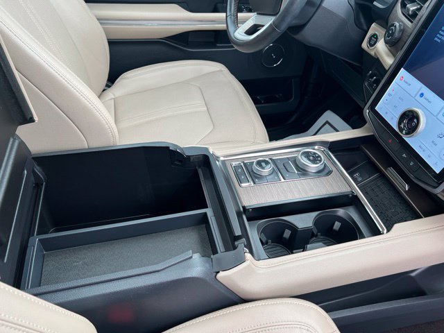 Used 2023 Ford Expedition Limited AWD/4WD image 31