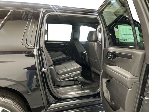 New 2026 Chevrolet Suburban RST w/ Advanced Technology Package AWD/4WD image 18