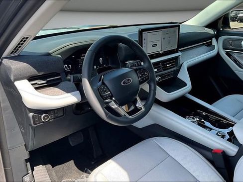 New 2026 Ford Explorer Platinum w/ LUX Leather Package image 7