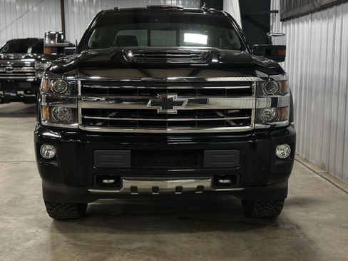Used 2019 Chevrolet Silverado 2500 High Country w/ Duramax Plus Package AWD/4WD image 3