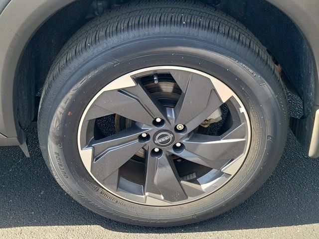 Certified 2026 Nissan Rogue SV FWD image 9