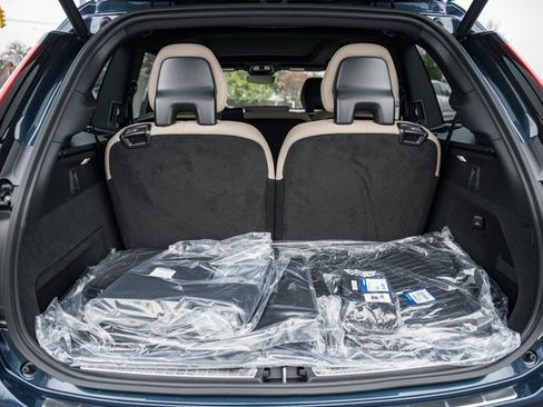 New 2026 Volvo XC90 B6 Plus w/ Protection Package Premier image 10