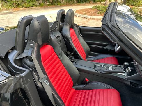 Used 2018 FIAT 124 Spider Abarth image 26