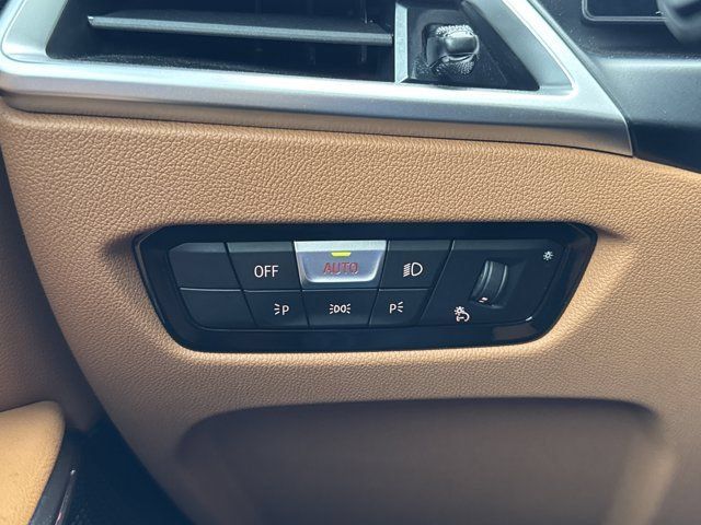 Certified 2026 BMW 330i xDrive Sedan AWD/4WD image 19