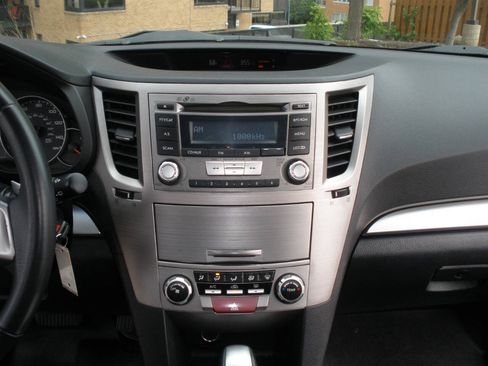 Used 2013 Subaru Outback 2.5i Premium AWD/4WD image 30