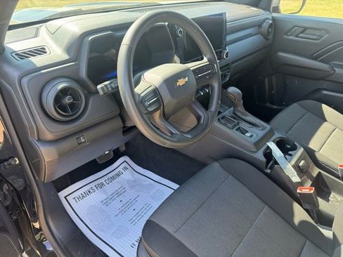 Used 2024 Chevrolet Colorado W/T image 12