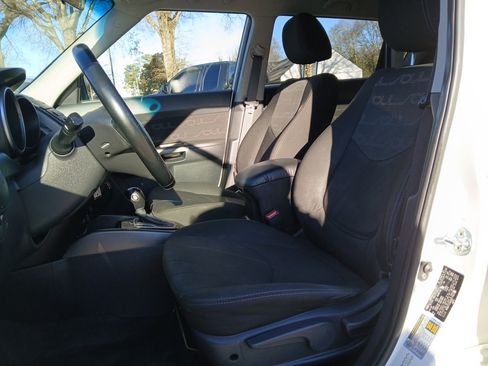 Used 2013 Kia Soul + image 18