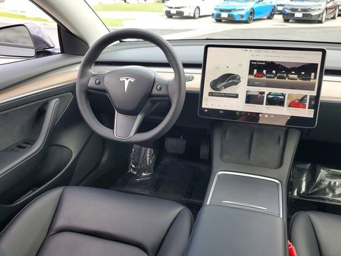 Used 2023 Tesla Model 3 Standard Range image 11