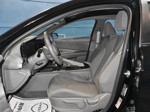 Used 2024 Hyundai Elantra SEL FWD image 6