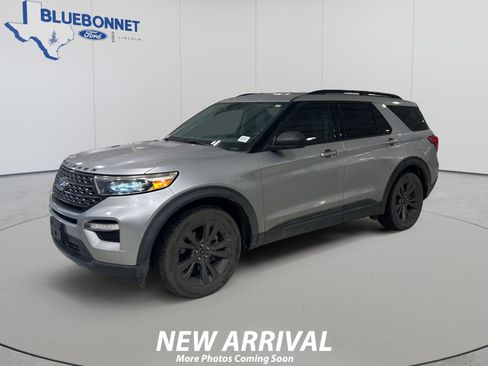 Used 2021 Ford Explorer XLT w/ Equipment Group 202A RWD image 1