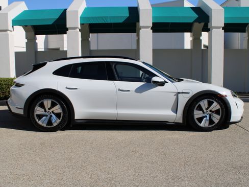 Certified 2023 Porsche Taycan 4S image 8