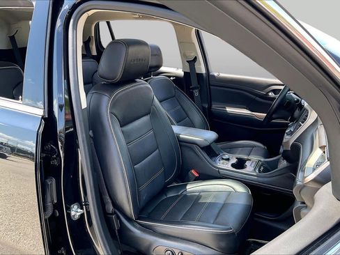 Used 2023 GMC Acadia Denali w/ Black Diamond Edition FWD image 9