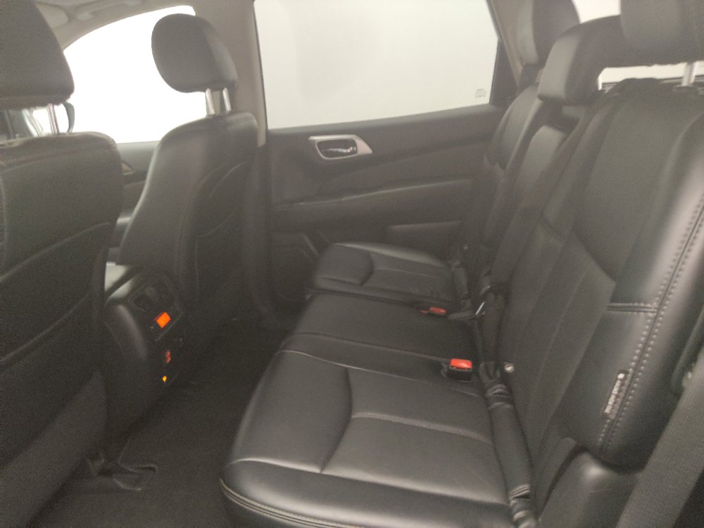Used 2018 Nissan Pathfinder Platinum FWD image 18