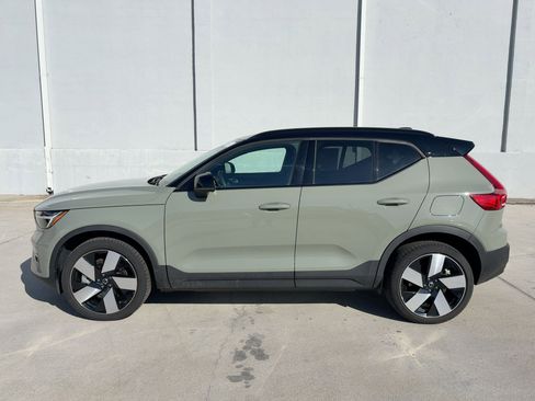 Certified 2023 Volvo XC40 Recharge Ultimate image 2
