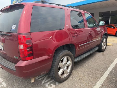 Used 2011 Chevrolet Tahoe LT RWD image 3