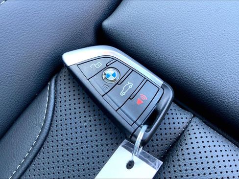 Certified 2025 BMW 330i Sedan image 14