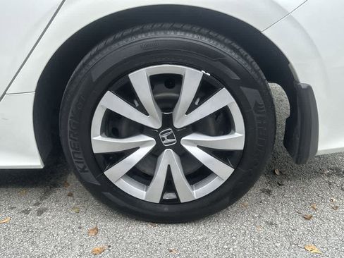 Used 2024 Honda Civic LX image 10