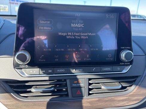 Used 2024 Nissan Altima 2.5 SV image 13