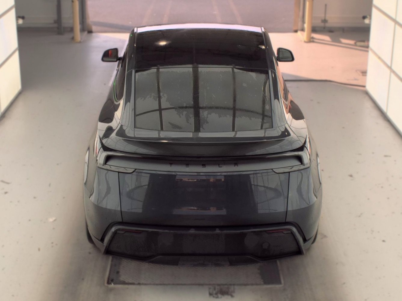 Used 2026 Tesla Model Y Long Range RWD image 5