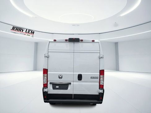 Used 2025 RAM ProMaster 2500 w/ Convenience Group FWD image 4