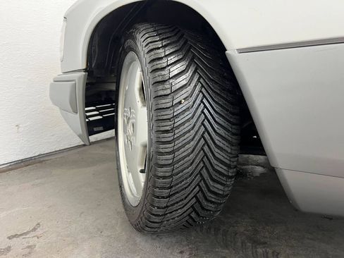 Used 1995 Mercedes-Benz E 320 Sedan image 24