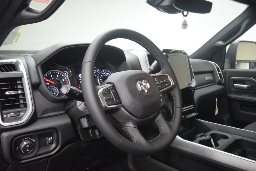 New 2026 RAM 3500 Big Horn AWD/4WD image 34