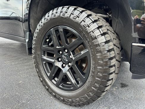 Used 2024 Chevrolet Silverado 1500 Custom Trail Boss AWD/4WD image 9