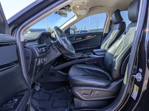 Used 2023 Lincoln Nautilus Standard w/ Premium Package image 15