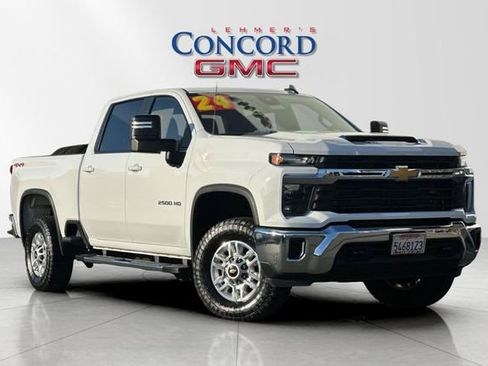 Used 2024 Chevrolet Silverado 2500 LT image 1