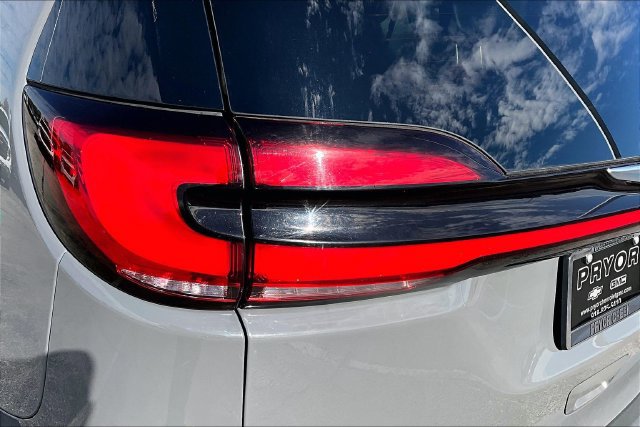 Used 2023 Chrysler Pacifica Touring-L FWD image 23
