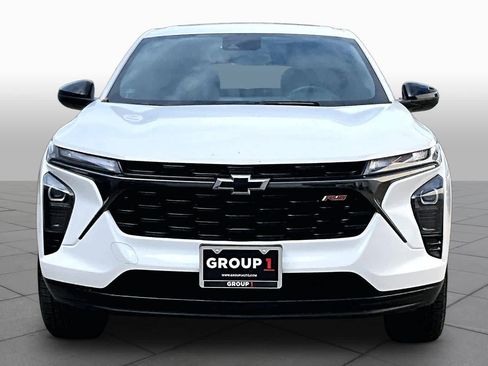 Used 2024 Chevrolet Trax RS w/ Sunroof Package FWD image 4