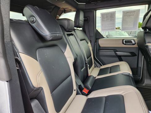 Used 2024 Ford Bronco Wildtrak image 15