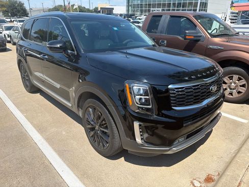 Used 2020 Kia Telluride SX w/ Towing Package FWD image 2