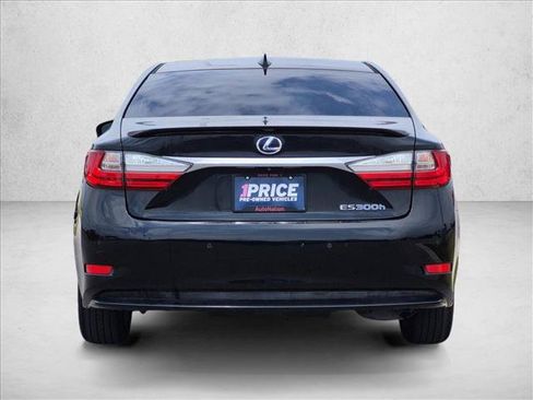 Used 2016 Lexus ES 300h w/ Luxury Package w/Wood Trim FWD image 7