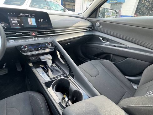 Used 2025 Hyundai Elantra SEL FWD image 17