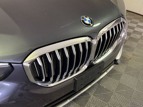 Used 2021 BMW X5 xDrive40i w/ Premium Package image 12