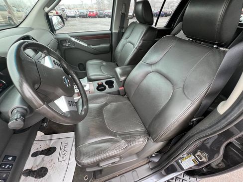 Used 2011 Nissan Pathfinder LE w/ Navigation Pkg image 20