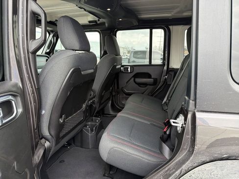 Used 2025 Jeep Wrangler Unlimited Rubicon image 20